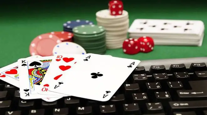 Poker fisico e poker online Poker fisico e poker online
